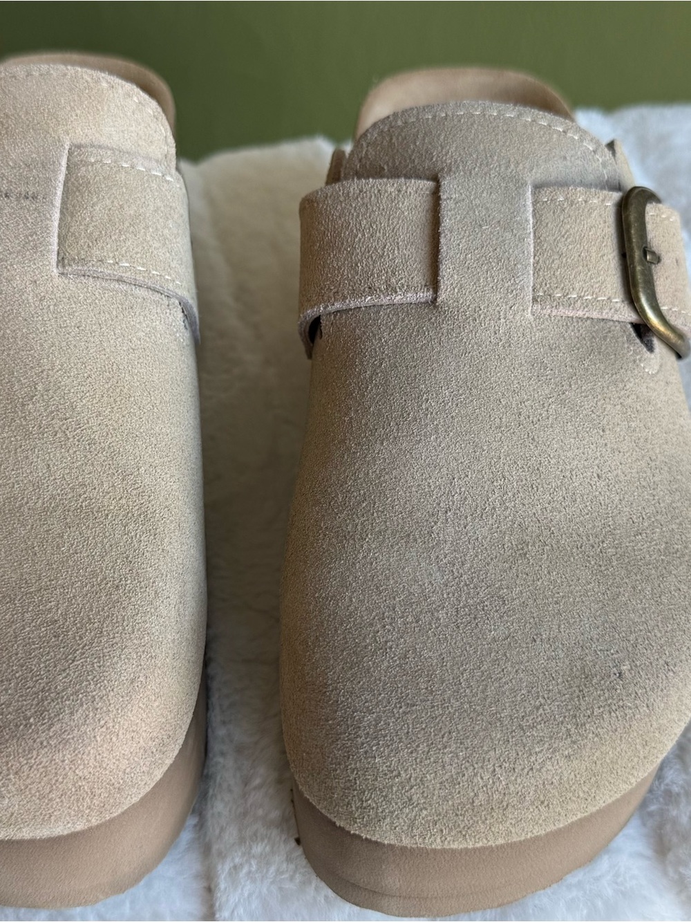 CUSHIONAIRE Women's Granola Genuine Suede Cork Footbed Platform Clog, size 7.5 - Picture 7 of 7